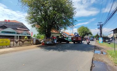 Investasi Tepat! Rumah Strategis 2 Lantai di Pekalongan, Depan Jalan Utama