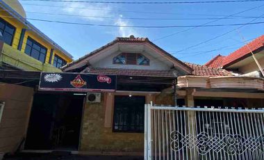 Rumah Besar Kota Lumajang Dijual Murah