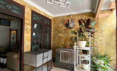 Rumah Besar Kota Lumajang Dijual Murah