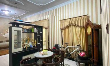 Rumah Besar Kota Lumajang Dijual Murah