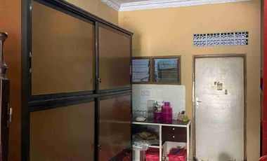 Rumah Besar Kota Lumajang Dijual Murah