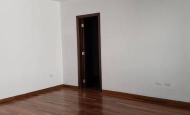 Renta Campos Elíseos semi equipada