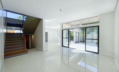 Classy Contemporary House and Lot For Sale in Ayala Southvale Sonera, Las Pinas City