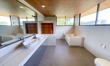 Classy Contemporary House and Lot For Sale in Ayala Southvale Sonera, Las Pinas City