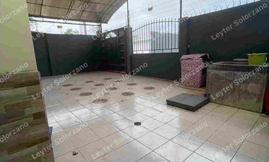 vendo casa Urb Madrid