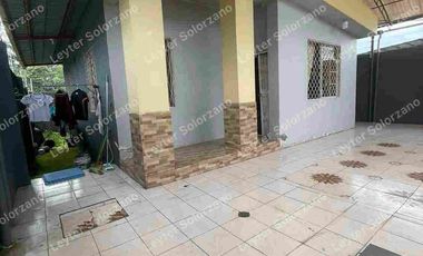 vendo casa Urb Madrid