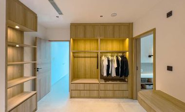 5-Bedroom Villa with Solar Power and Premium Smart Home Features in Tumbak Bayuh