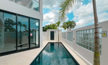 5-Bedroom Villa with Solar Power and Premium Smart Home Features in Tumbak Bayuh