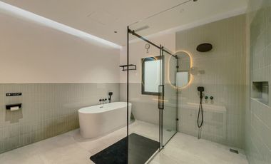 5-Bedroom Villa with Solar Power and Premium Smart Home Features in Tumbak Bayuh