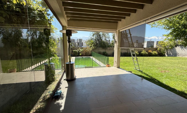 Casa Mediterránea Muy Iluminada En Exclusivo Condominio