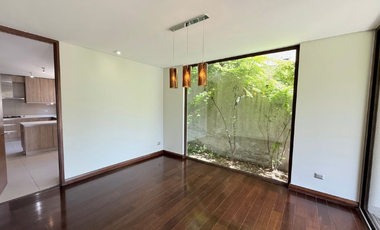 Casa Mediterránea Muy Iluminada En Exclusivo Condominio