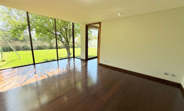 Casa Mediterránea Muy Iluminada En Exclusivo Condominio