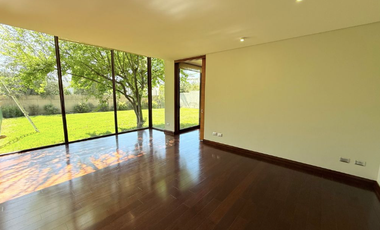 Casa Mediterránea Muy Iluminada En Exclusivo Condominio