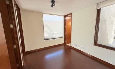 Casa Mediterránea Muy Iluminada En Exclusivo Condominio