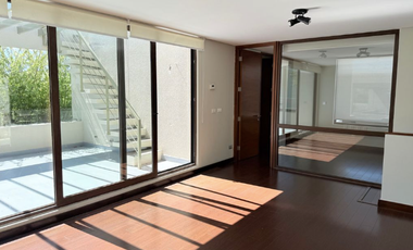 Casa Mediterránea Muy Iluminada En Exclusivo Condominio