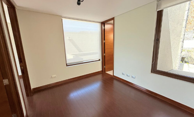 Casa Mediterránea Muy Iluminada En Exclusivo Condominio