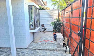 Se Vende Funcional y Amplia casa de dos pisos, Villa Los Canelos, comuna de Quillota