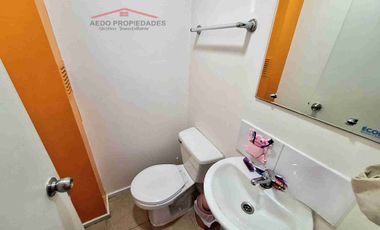 Se Vende Funcional y Amplia casa de dos pisos, Villa Los Canelos, comuna de Quillota