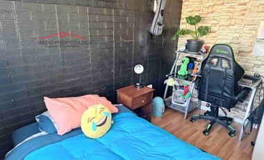 Se Vende Funcional y Amplia casa de dos pisos, Villa Los Canelos, comuna de Quillota