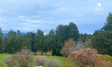 Casa en Puerto Octay con 4 dormitorios y 2 baños