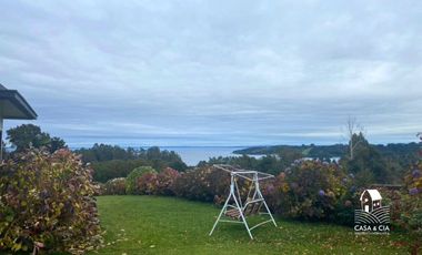 Casa en Puerto Octay con 4 dormitorios y 2 baños