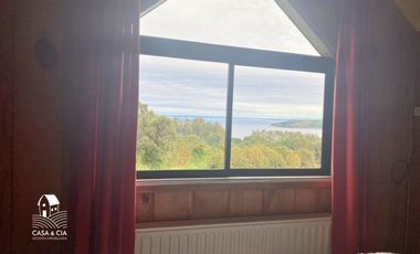 Casa en Puerto Octay con 4 dormitorios y 2 baños