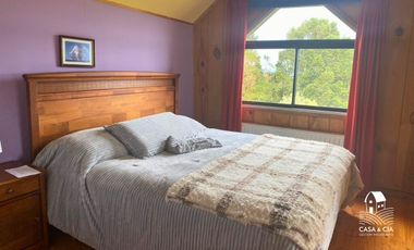 Casa en Puerto Octay con 4 dormitorios y 2 baños