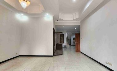 rumah jalan raya cocok buat kantor surabaya barat darmo2an dekat hr muhamand