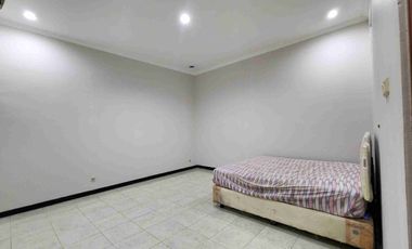 rumah jalan raya cocok buat kantor surabaya barat darmo2an dekat hr muhamand