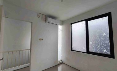 royal residence rumah 2 lantai minimalis surabaya barat wiyung