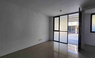 royal residence rumah 2 lantai minimalis surabaya barat wiyung