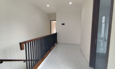 Rumah Megah nan Cantik di Suvarna Sutera Eldora Tangerang L2-240333