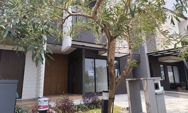 Rumah Megah nan Cantik di Suvarna Sutera Eldora Tangerang L2-240333