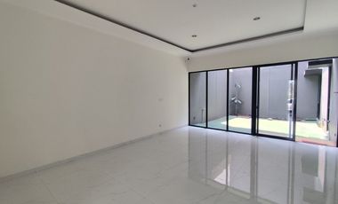 Rumah Megah nan Cantik di Suvarna Sutera Eldora Tangerang L2-240333