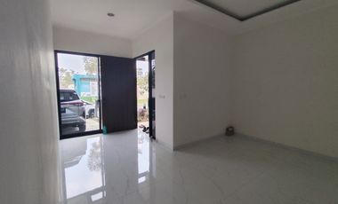 Rumah Megah nan Cantik di Suvarna Sutera Eldora Tangerang L2-240333