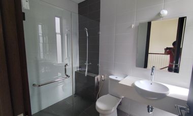 Rumah Megah nan Cantik di Suvarna Sutera Eldora Tangerang L2-240333