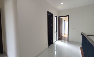 Rumah Megah nan Cantik di Suvarna Sutera Eldora Tangerang L2-240333
