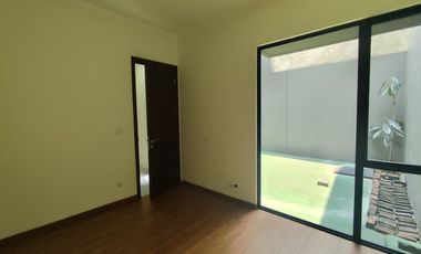 Rumah Megah nan Cantik di Suvarna Sutera Eldora Tangerang L2-240333