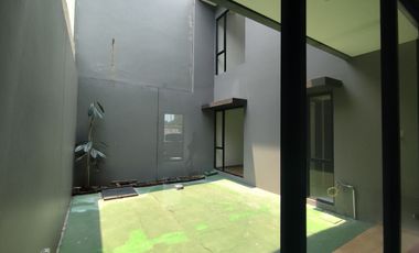 Rumah Megah nan Cantik di Suvarna Sutera Eldora Tangerang L2-240333