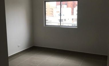 Apartamento de 3 alcobas mas alcoba de servicio por el Golf