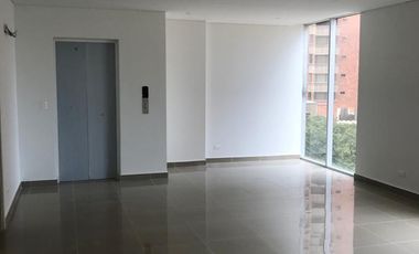 Apartamento de 3 alcobas mas alcoba de servicio por el Golf