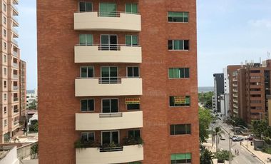 Apartamento de 3 alcobas mas alcoba de servicio por el Golf