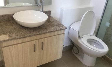 Apartamento de 3 alcobas mas alcoba de servicio por el Golf