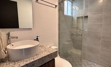 Se renta departamento amueblado a 5 min de Juriquilla (Privalia) vig. 24/7 2 estacionamientos!!