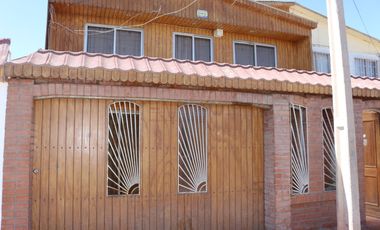Se arrienda cómoda casa de dos pisos Villa Edwin Rowe, Calama