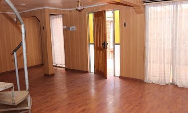 Se arrienda cómoda casa de dos pisos Villa Edwin Rowe, Calama