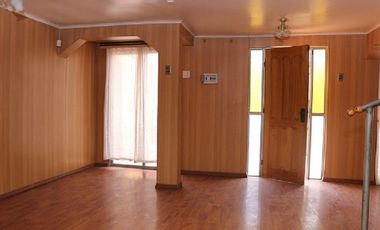 Se arrienda cómoda casa de dos pisos Villa Edwin Rowe, Calama