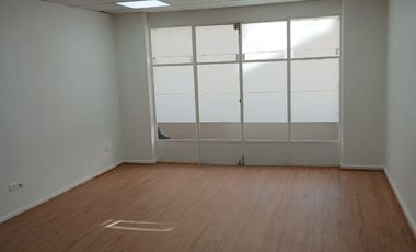 Arriendo oficina Metro Universidad de Chile moderna
