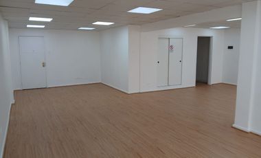 Arriendo oficina Metro Universidad de Chile moderna