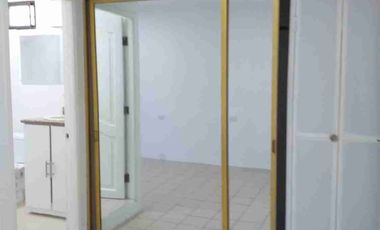 Alquiler de suite en Urdesa Norte, cerca de la Iglesia San Gregorio.